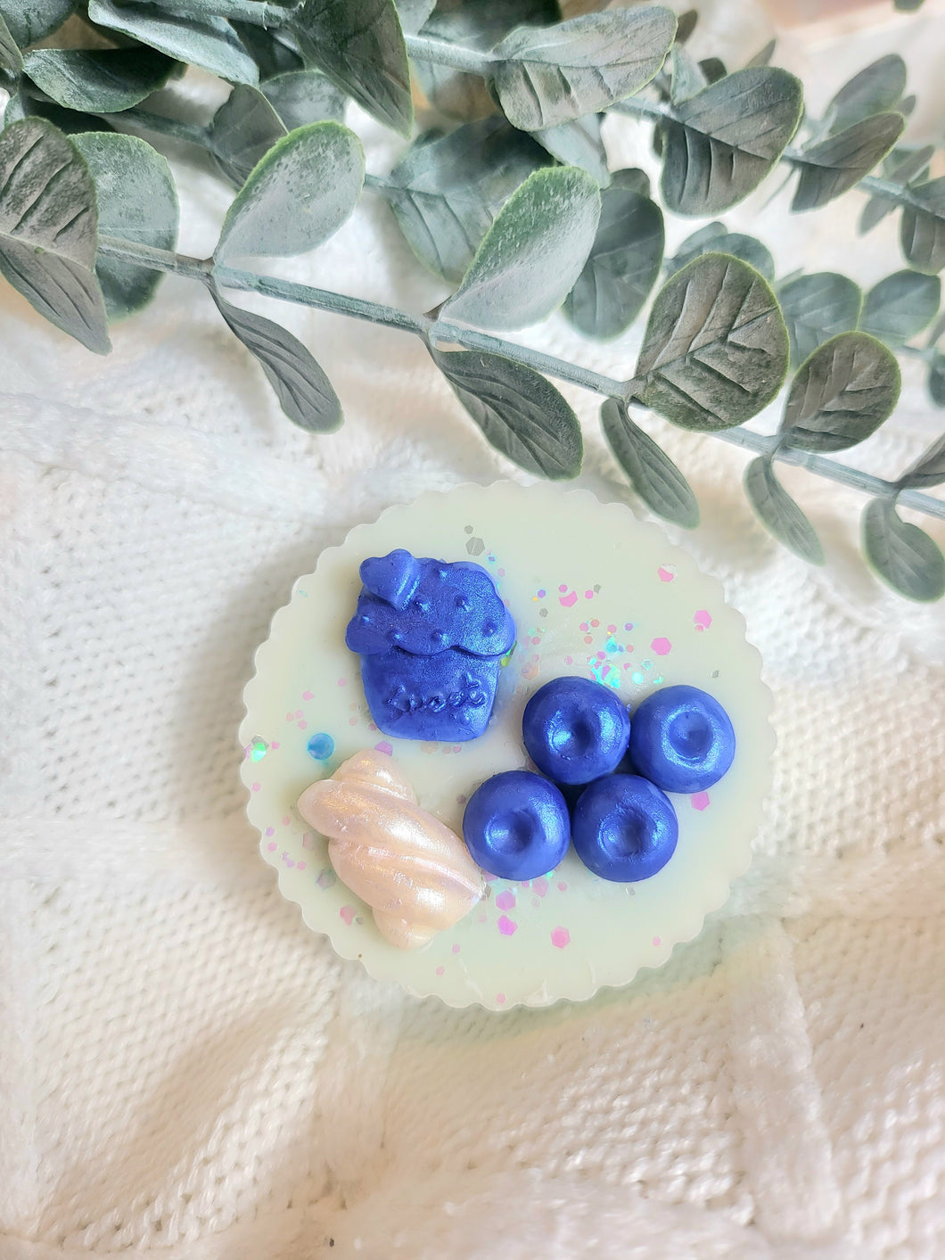 Marshmallow and Blueberry Frosting Wax Melt Tart